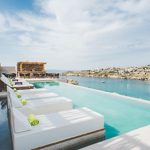 Super Paradise Suites